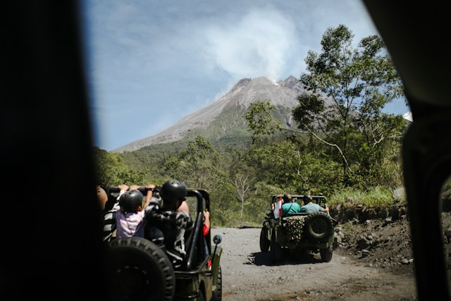 Merapi Lava Tour & Prambanan Temple